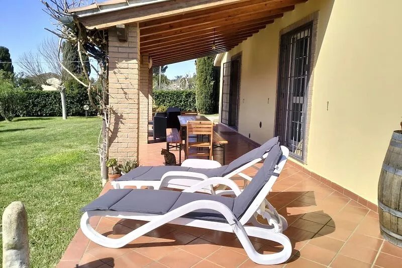 95 sqm, country cottage, 3 bedrooms, 2 bathrooms, with large private garden, BBQ