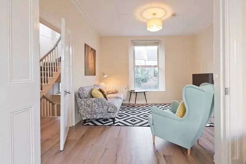 Huge 6 Bedroom Georgian Townhouse in Dublin City