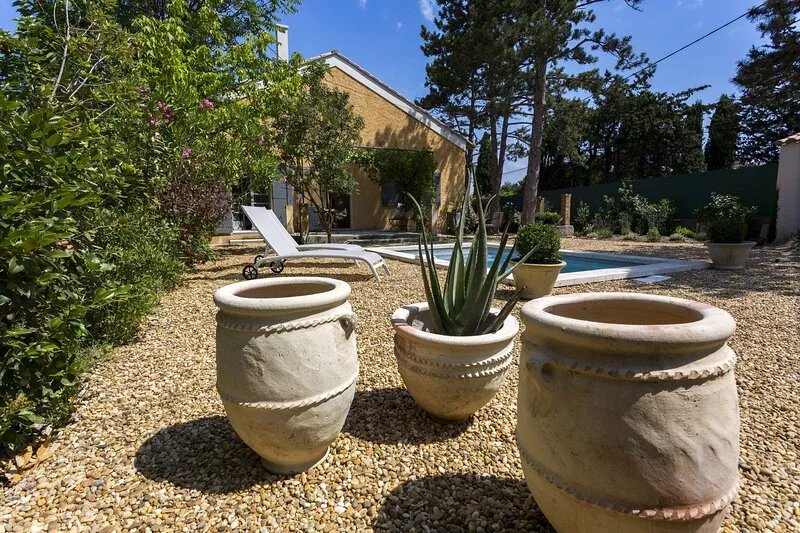 Charming villa with swimming pool close to the center of St Rémy de Provence 4-6