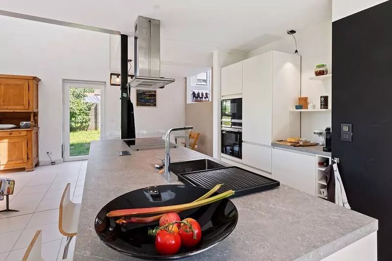 Sun-kissed Villa in Kobbegem with Private Garden