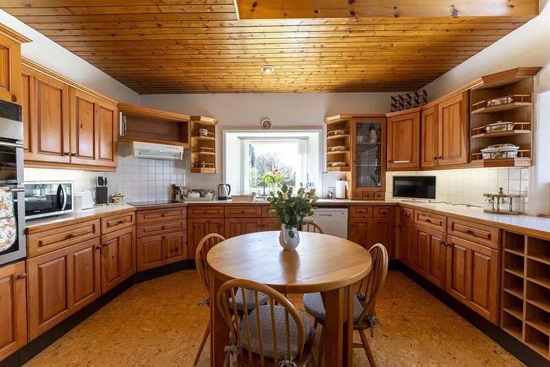East Kelt Farm Cottage  -  a cottage that sleeps 6 guests  in 3 bedrooms