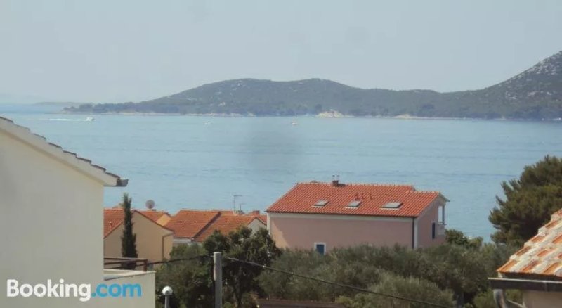 Apartments And Rooms Dragica