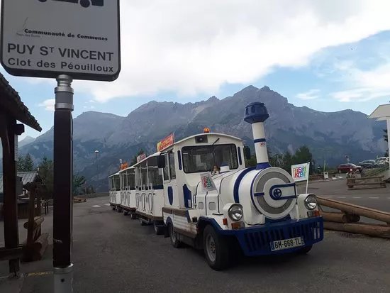 Le Petit Train Blanc du Travers