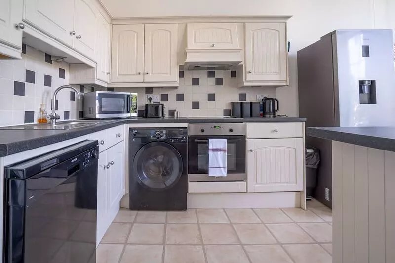 Pass the Keys | Regency apartment in central Montpellier sleeps 4