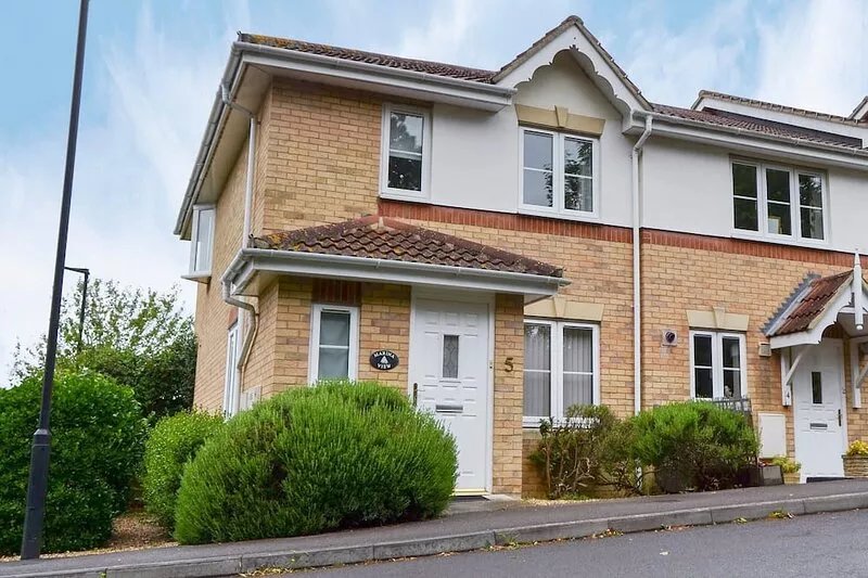 3 bedroom accommodation in East Cowes