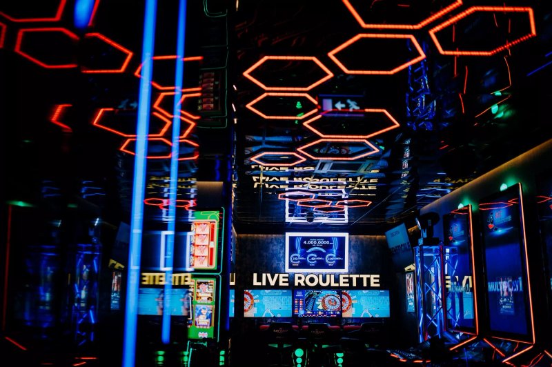 Las Vegas Games - Craiova, Str. Traian Lalescu nr. 11 bl. H 23