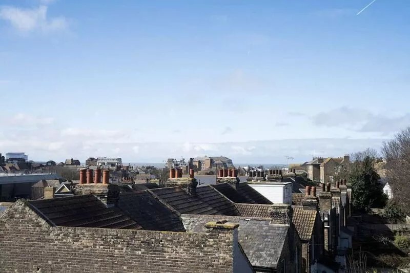 Boutique Central Margate Apartment - Edge of Old Town!