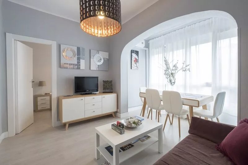 14 WIFI + A / C + METRO / BUS same street 10 minutes from downtown