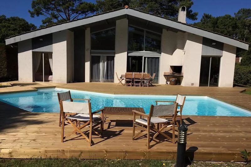 VERY NICE FAMILY HOUSE WITH POOL IN CANON. (5kms from Cap Ferret center)