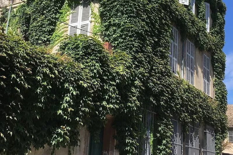 Beautiful apartment in the heart of the Cité des Papes, quiet, bright free wifi