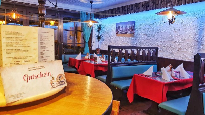 Ristorante Monte Bianco - Tradizionale Holzofen Pizza