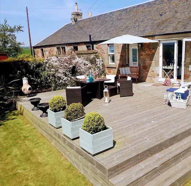 In the heart of the East Neuk, with fabulous sea view and close to great golf.