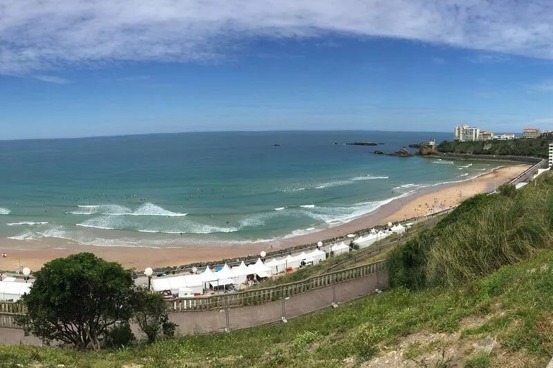 BIARRITZ MILADY CHARMING RENTAL THREE-ROOM APARTMENT WITH OCEAN VIEW