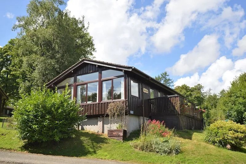 Open plan lodge with stunning views, near Dunoon, sleeps 4, pet friendly