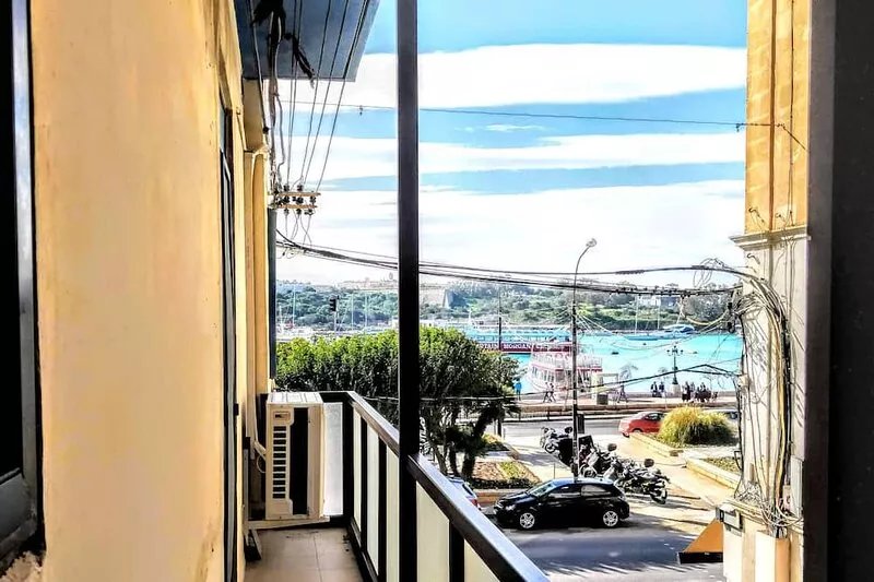 Enormous 3bedroom seafront with balcony PDEH1-1