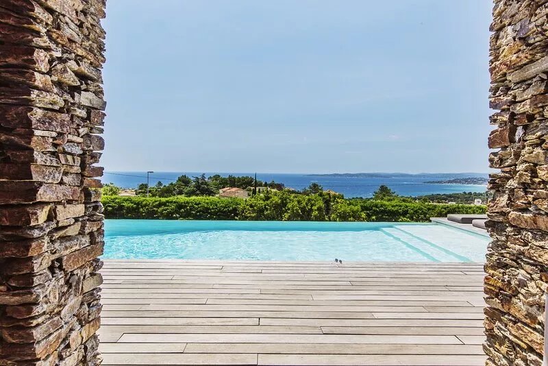 SUPERB AIR CONDITIONED VILLA WITH PANORAMIC SEA VIEW ON THE SAINT TROPEZ GOLF
