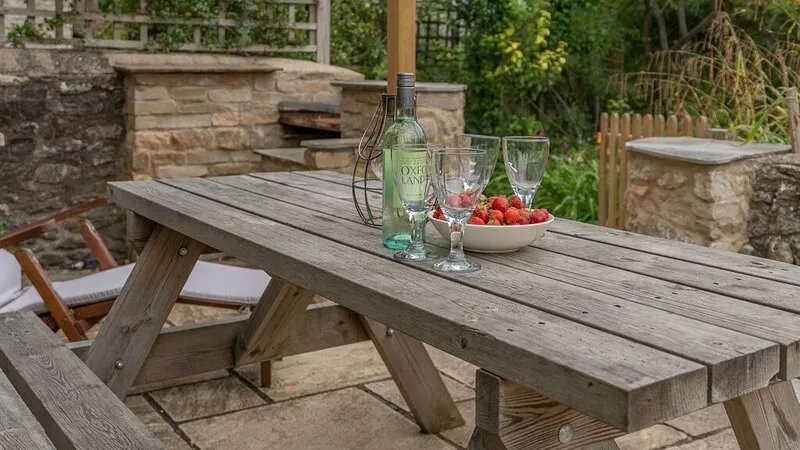 Little Coach House - sleeps 4 guests  in 2 bedrooms
