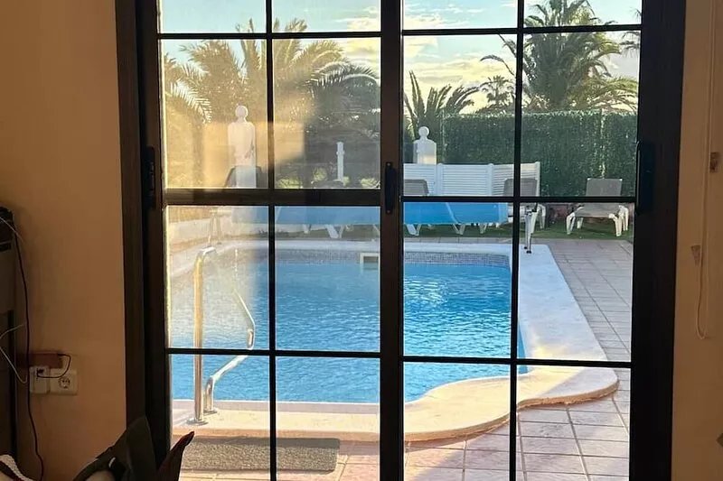 Luxury 3 bedroom villa overlooking golf course with private pool and Wi-fi