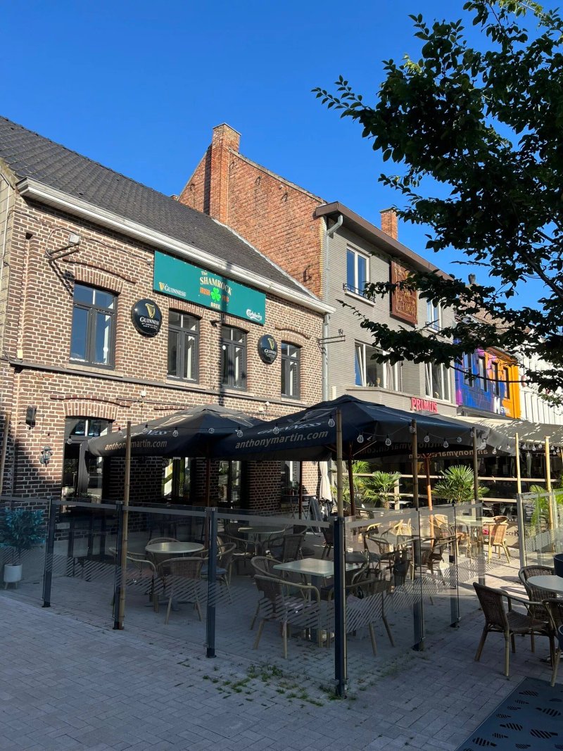 The Shamrock Irish Pub