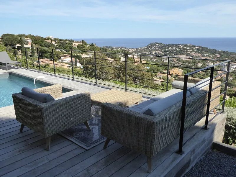 CAVALAIRE - BEAUTIFUL SEA VIEW - RENOVATED VILLA FACING SOUTH