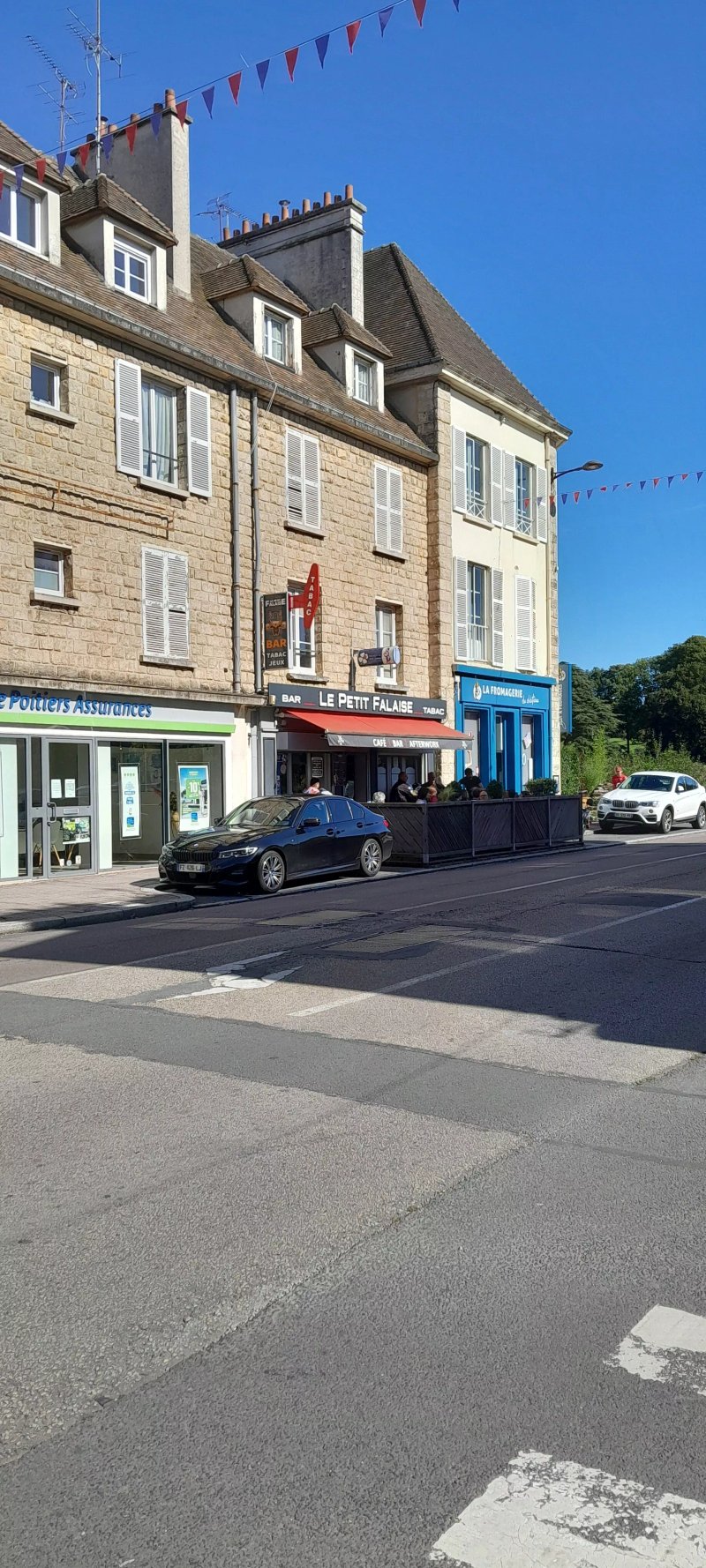 Le Petit Falaise