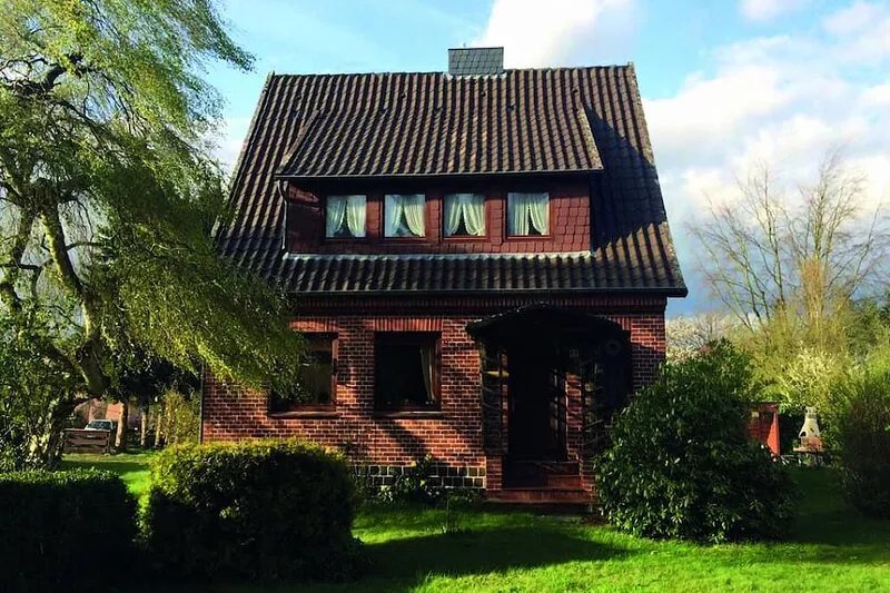 Detached, cozy holiday home with a big garden