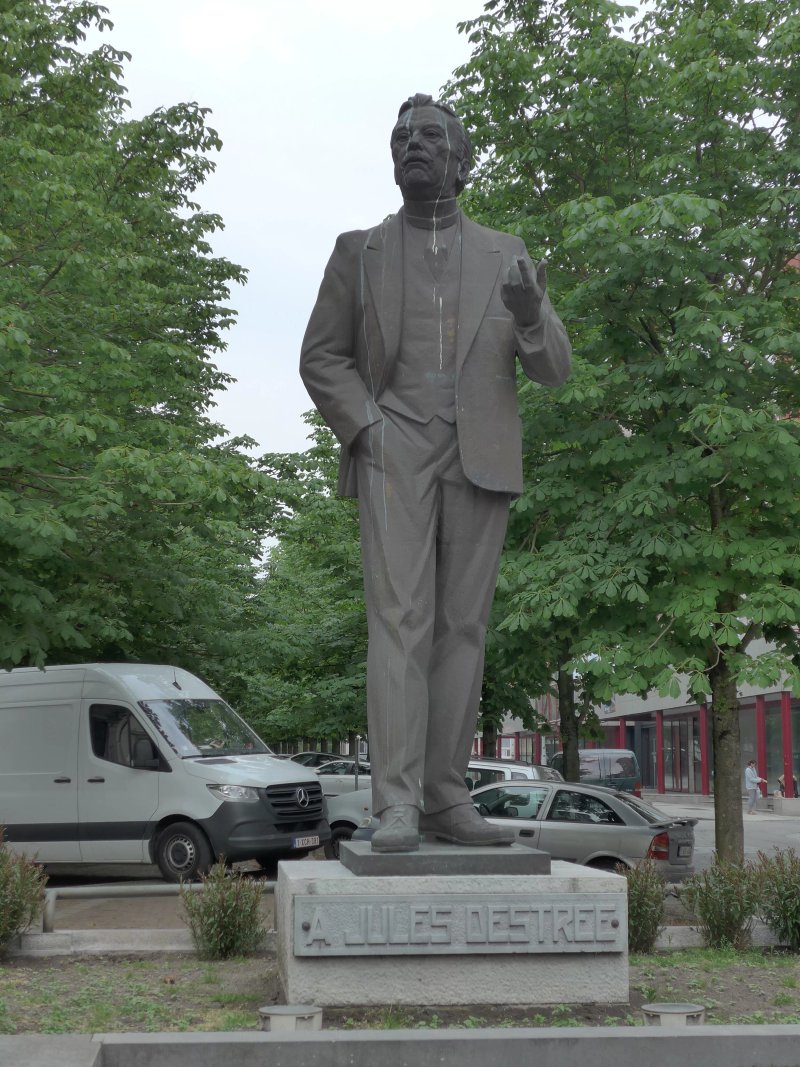 Monument A Jules Destree