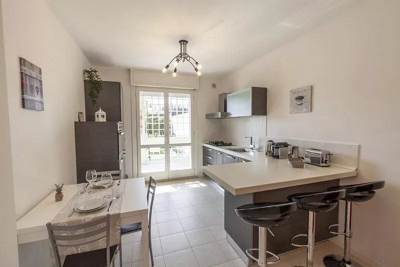 Le Domus beautiful apartment with garden.