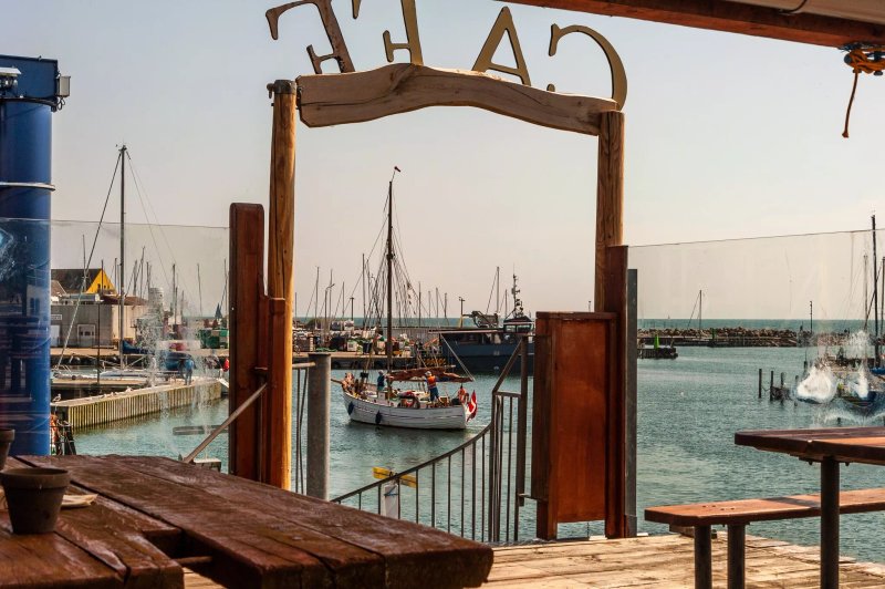 Cafe Ugarit