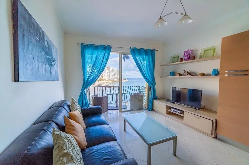 Superb views of Spinola Bay in Heart of St