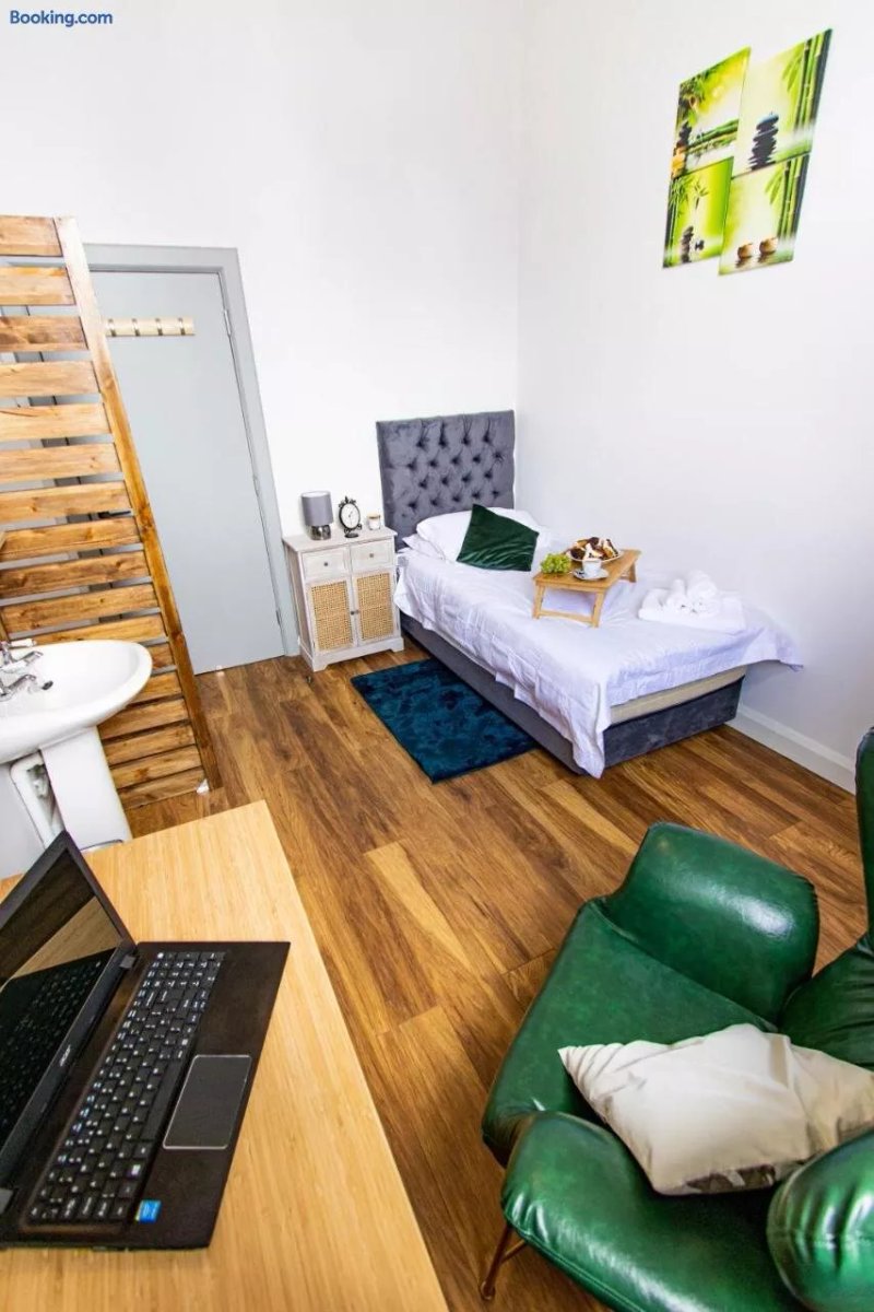 Cades Accommodation
