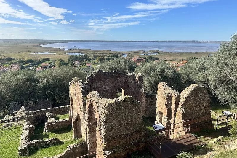 Appartamento Raffaello in riva al lago con giardino e piscina