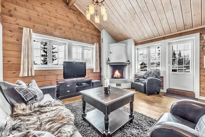 Lovely home in Rjukan with house a mountain view