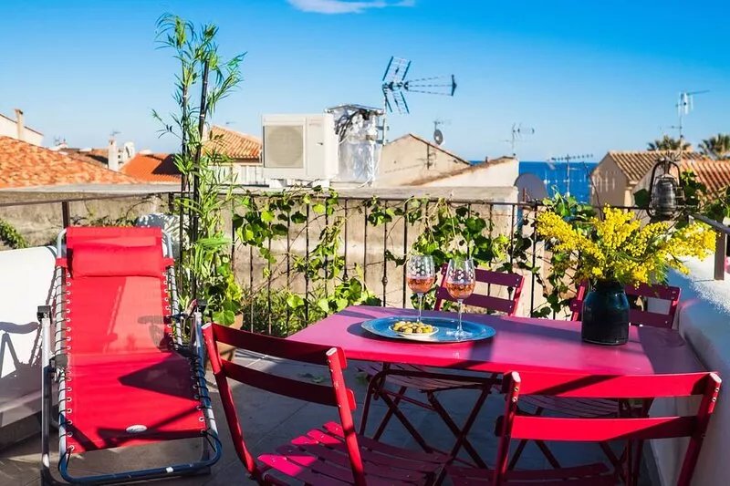 Charming loft old village-Sea view terrace -100 m sea-All by foot- ideal couples
