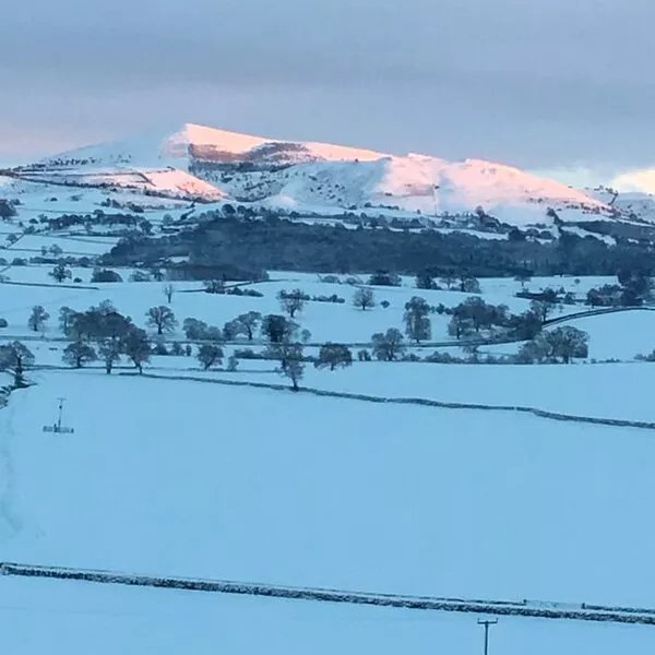 2 Bedroomed Cottage with Outstanding Views-  TAKING BOOKINGS NOW!
