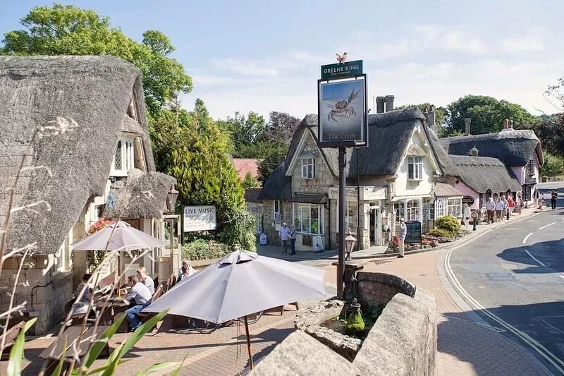 A beautiful three bed town house on Shanklin Esplanade with 15% off ferry travel