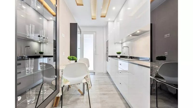 Luxurious apartment near Plaza Castilla, garage space.