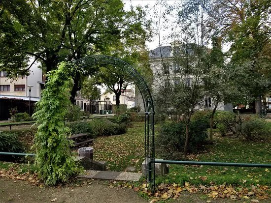 Square Francois Mitterrand