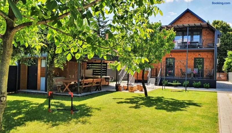 Erdőalja 11 Apartman