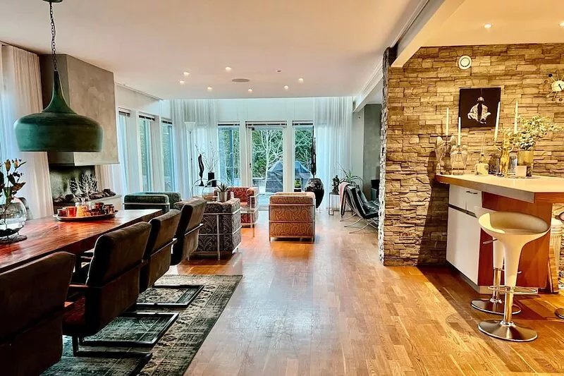 Modern House With 8 Beds for a Pleasant Holoiday