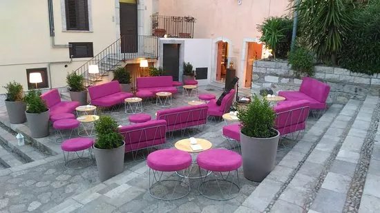 Ten House - Cocktails and Live Music Taormina