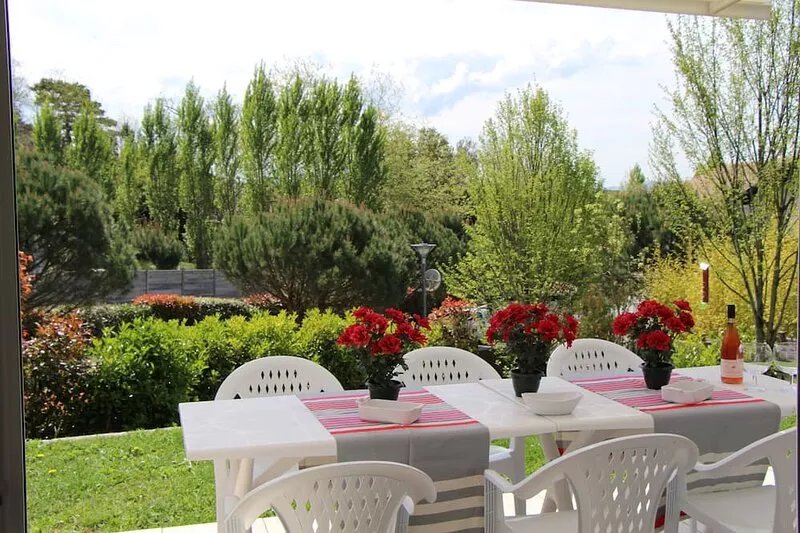 Charming Beach Home - Mountain, Golf & Family orientated
