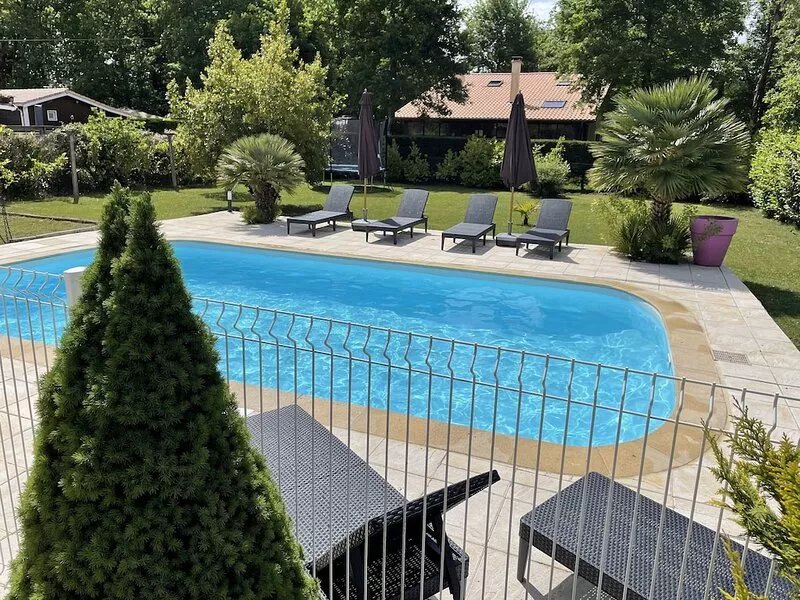 House Bassin d'Arcachon private heated pool - sleeps 7/9 - renovated 2021