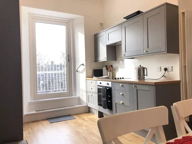 A fabulous first floor apartment - sleeps 6/8