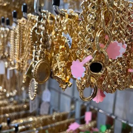 Accessories Of Old Vintage - Parsons Green Depot