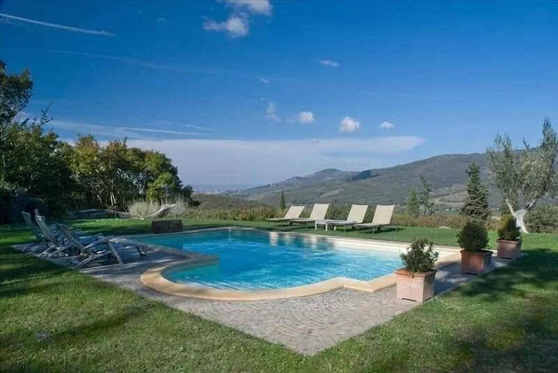Elegant & Comfortable Tuscany Farmhouse Villa in Cortona Italy