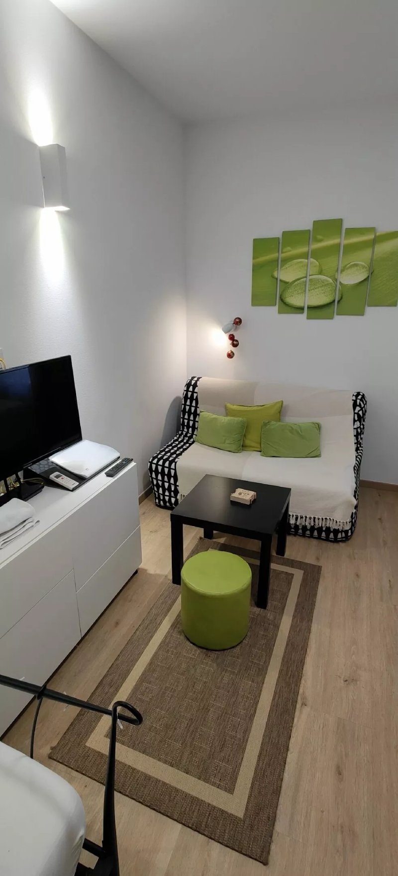 Logo Apartments