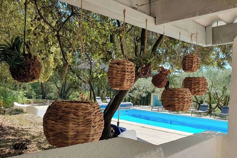 MAS 4* HEATED SWIMMING POOL-PÉTANQUE COURT-AIR CONDITIONING-FENCED GARDEN 6000 M
