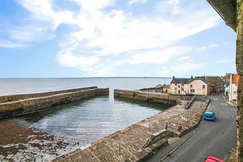 Two Bedroom Flat on Picturesque Harbour with Wonderful Sea Views (FI 00099 F)