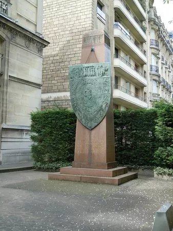 Monument aux Morts du 16eme arrondissement